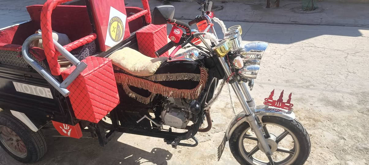 ستوتة 21نضيف فول محرك شرط ركبة شاصي كلة شرط بليتة ومنفيس سعرة مليون 250 وبي مجال قليل الشري يتصل ***********
