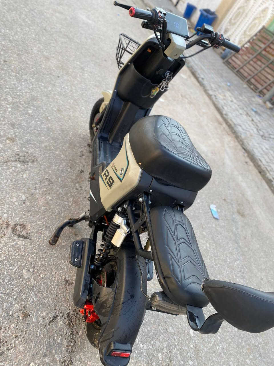 دراجه شحن ال بيع R9بيهه شخط خفيف لمرايات موجوده ول لبايدنات  موجود   دسك لوره يخفف لسعر 450وبيهه مجال لرقم ***********5 المكان نجف حي ميسان
