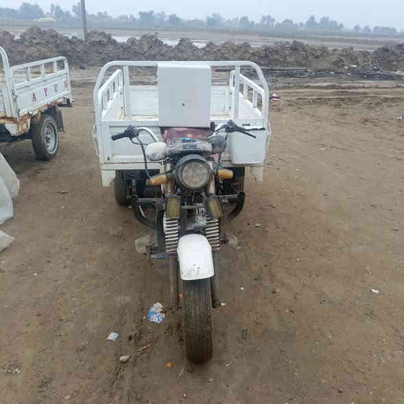 سلام عليكم شباب ستوته البيع موديل 15مكفوله عام سعر مليون 300وبيه مجال هاذ رقمي ***********
