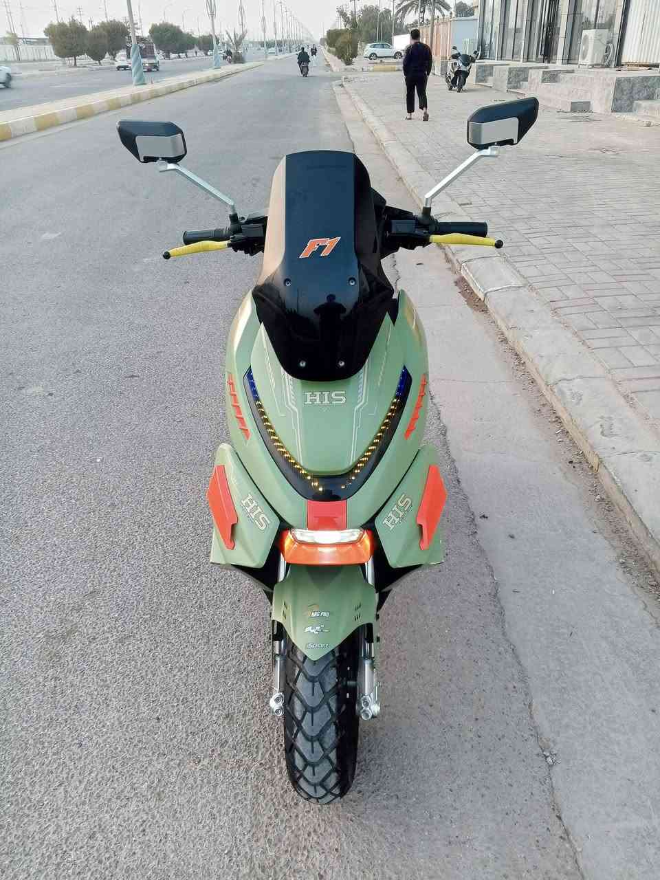 بسم الله السلام عليكم دراجه حلوه ونظافه 100% تتكون من ست بطاريات شرط الفحص  كهربائياتها كلها شغاله 850 وبيها مجال حق الجيه *********** ***********
