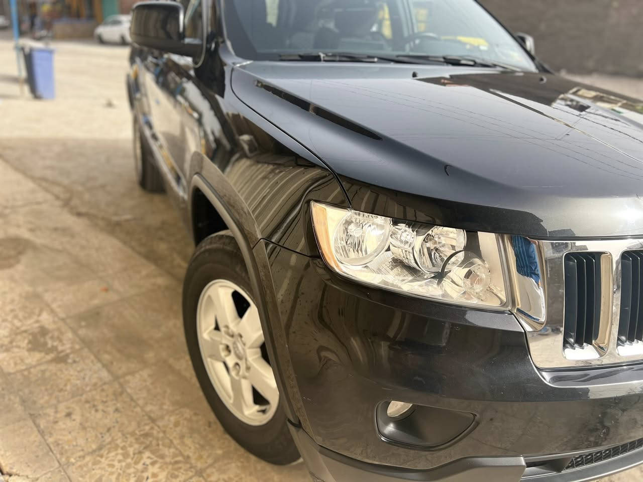 جيب لاريدو امريكي 2012 كلين
سنوية ورقم وهزة كلة جديد 
رقم بغداد بسمي تحويل مباشر 
مكفولة من الصبغ والدعم قطرة صبغ ما بيها بيه بصندوق تكحيل مال شخط
كير مكينة بالشرط تدفئة تبريد بالشرط 
السيارة كلها ع البلاد 
ماشية 100 k
مال بيت ما متعوبة ابد 
6 سلندر 3600
تو ويل المرغوب 
مواصفاتها معروفة 
تحديد سرعة 
نظام ايكو وسبورت 
كشن كهرباء + مساج ضهر 
كامرا خلفية 
حساسات تاير 
شاشه رقمية 
مانع انزلاق 
مراءاه حساس ضباب 
ستسم صوت 
بالحقيقة احلى من الصور 
تجي تشوف وبيك خير وتدلل وكلشي اكو بالسوك*********** هذا رقمي متوفر واتساب واتصال مكان بغداد وعندي صور امريكا اتصل ممتواجد بالفيس
