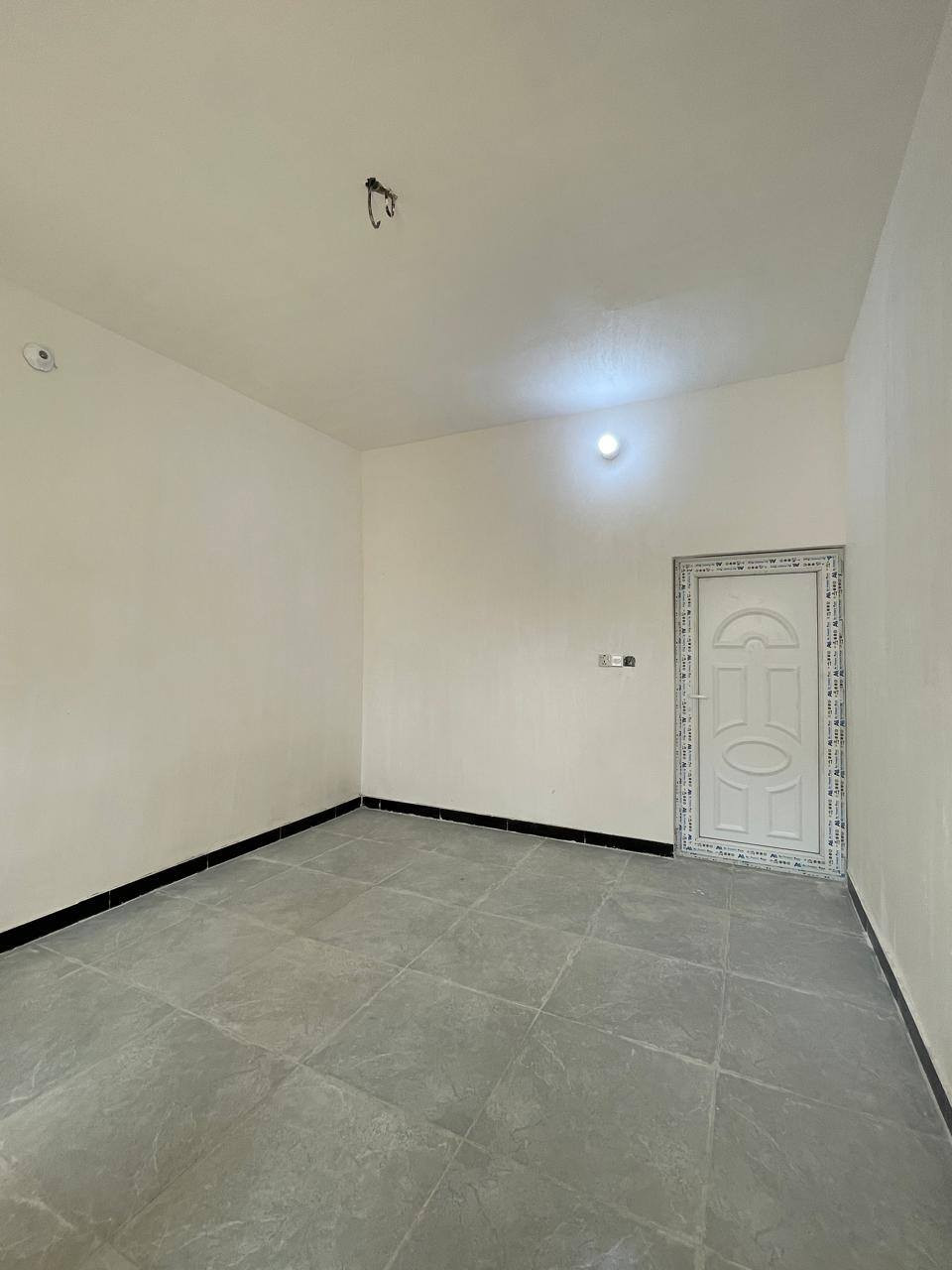 🏠 بيت للبيع
استثمار أو سكن 
📍 مقابل القدس (باب الحارة)
قريب على الشارع الرئيسي 
➡️ أول فرع على اليمين
📐 المساحة: 80 م
🏢 طابقين
🛏 3 غرف نوم
🛋 صالة
🚿 صحيات بالطابق الأول والثاني
➕ طرمة + صحيات خارجية
✅ البيت كامل وما ناقصه شيء
🛣 عرض الفرع 8 م
📄 سند 25
💰 السعر: 68 وبيه مجال
📞 التواصل مع صاحب البيت مباشرة
*********** (موجود واتساب)
            ℹ️ مكلف بالنشر فقط
