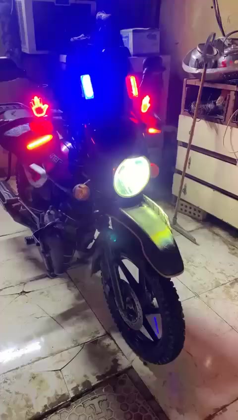 يا الله سلام عليكم شباب عندي هاي بوكسر لبيع دراجه نضيفه وخير من الله دراجه نقصه بس جبنه و ارجه هاي شهر الثالث طابكه بل خرفه تعال واستاب تفاصيل أكثر مكان بغداد المنصور ***********
