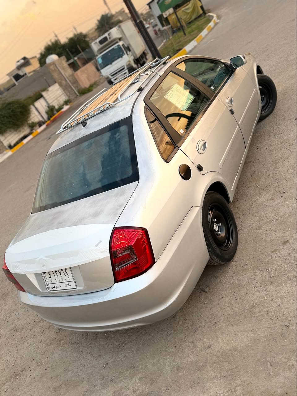 السلام عليكم 
📌ليفان 520 موديل 2012 
📍كير ومكينه خير من الله 
📍صدر امامي خلفي جديد 
📍كهربائيات كلها شغاله 
📍تبريد ثلج ❄️ 
📍تخم تاير نضيف 
📍شاشه 
📌مكاني بغداد حي العامل 

📍السياره جاهزه وبدون اي نقص واحله من الصور وبل عافيه عل ياخذها

📞 ***********
📌السعر ٣٩ وبيها مجال بغداد, العراق
