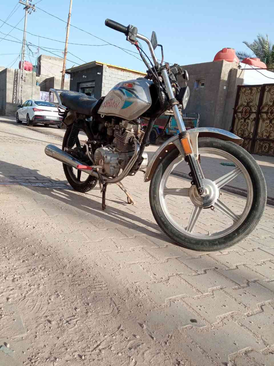 سلام عليكم من رخصت مدير الكروب المحترم دراجه  دايون عظم كلك للبيع مكفوله من السرقه والعشائر دراجه مال عمل وين ميعجبك اطلع بيه تايرات جدد باتري جديد كهربائياته شغاله نكره سلف نكر هندر لايت هورن بك لايت حاطله بلاجكتوركلهن شغالات محركه مجفت السعر.  225 مابيه مجال عنواني النجف الاشرف ناحية الرضويه كل التفاصيل كاتبه لتكلي شبيه مابيه ،*********** اعتذر على الاطاله
