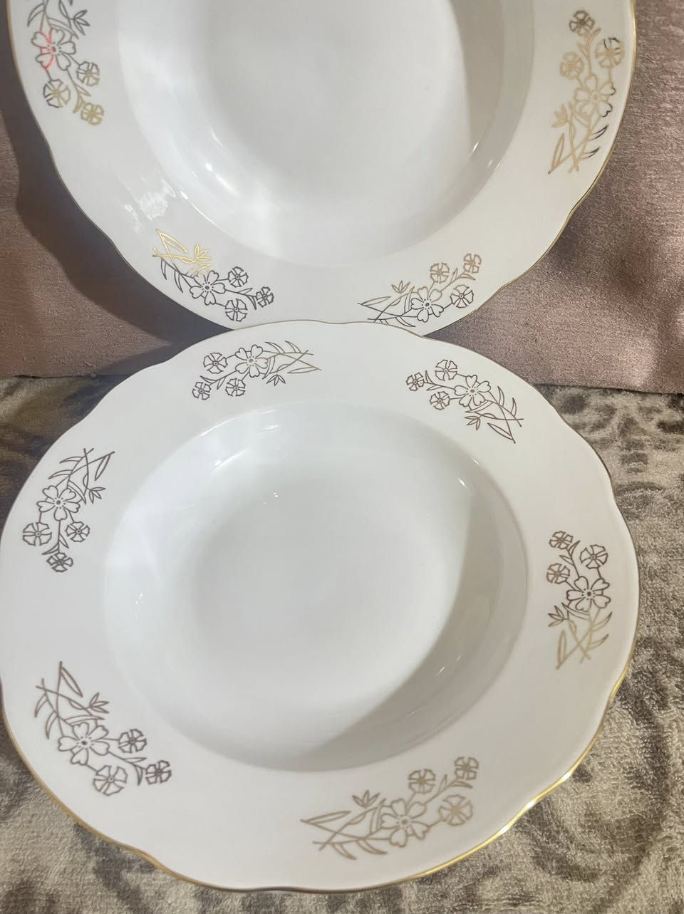 (٦) صحون كبيره وعميقه چيكي ابو الورده مختوم غير مستخدم لوك قياس قطر الصحن ٢٥ سم السعر خاص لطفاً يوجد توصيل لكل محافظاتنا الحبيبه


**إذا كنت صاحب هذا الإعلان وتريد حذفه لأي سبب، رجاءا أرسل رسالة إلى الدعم الفني**