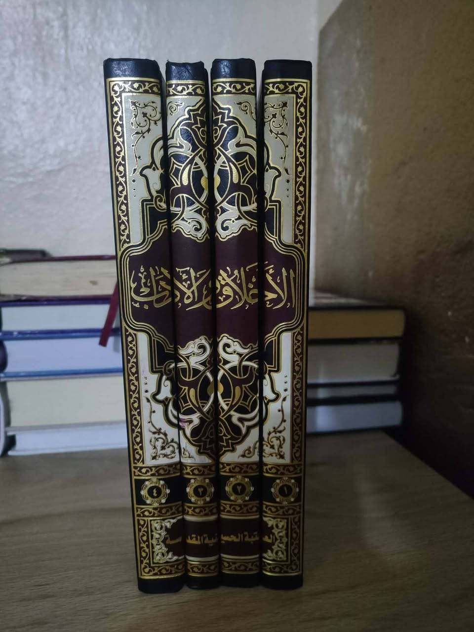 📚 للبيع: موسوعة الأخلاق والآداب
📖 موسوعة الأخلاق والآداب بحالة ممتازة جدًا، نظيفة وكأنها جديدة، تجليد فاخر وأوراق سليمة، مناسبة لطلبة الحوزة والمهتمين بالعلوم الإسلامية.

💰 السعر: 25,000 دينار عراقي. 

📩 للاستفسار أو الشراء، الرقم:***********
