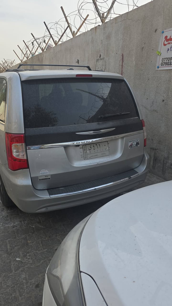 السلام عليكم رمضان كريم ان شاء الله الحلال للبيع موديل ٢٠١٢ ماشية ١٤٩ الف كيلو سعر قفل ١٣٠ ورقه اسف على الاطاله 
*********** علي بي واتساب
