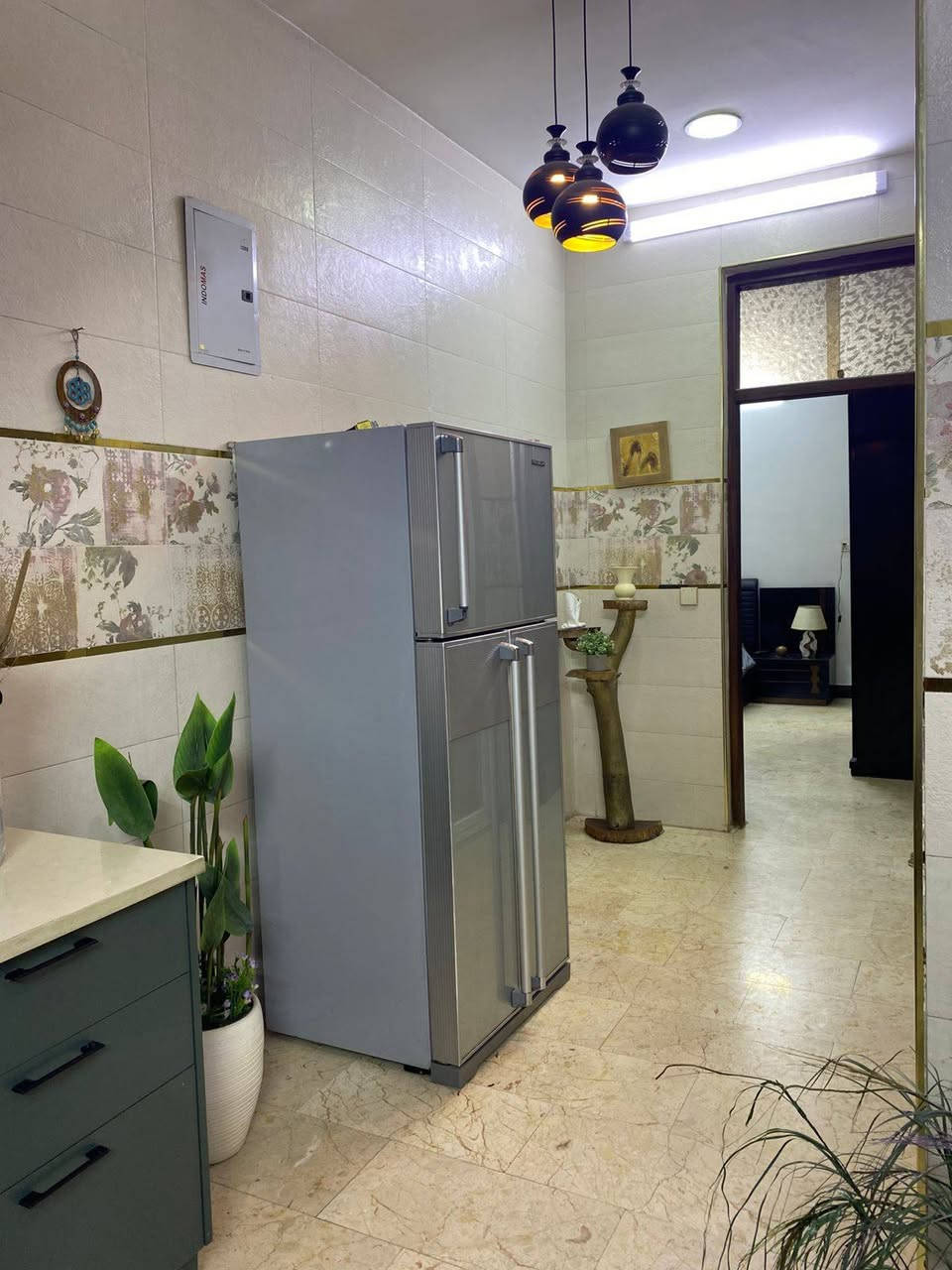 بيت للبيع المساحه ١٢٠ متر البيت طابقين بناء جديد وكله درجه أولى السعر ٢٩٠ وبيه مجال   العنوان الشعب سوق شلال قريب المضمد وصفي استفسار اكثر هذا الرقم بيه واتساب***********
