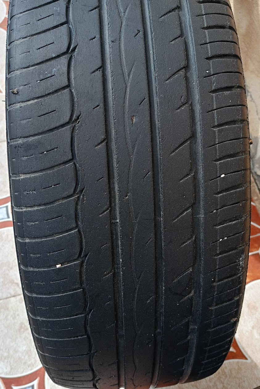 السلام عليكم 
تخم تاير حجم 18/45/225 واضحات بالصور 
وبيهن واحد تعبان يرهم سبير
قيم واخذ
مكاني بابل
***********
