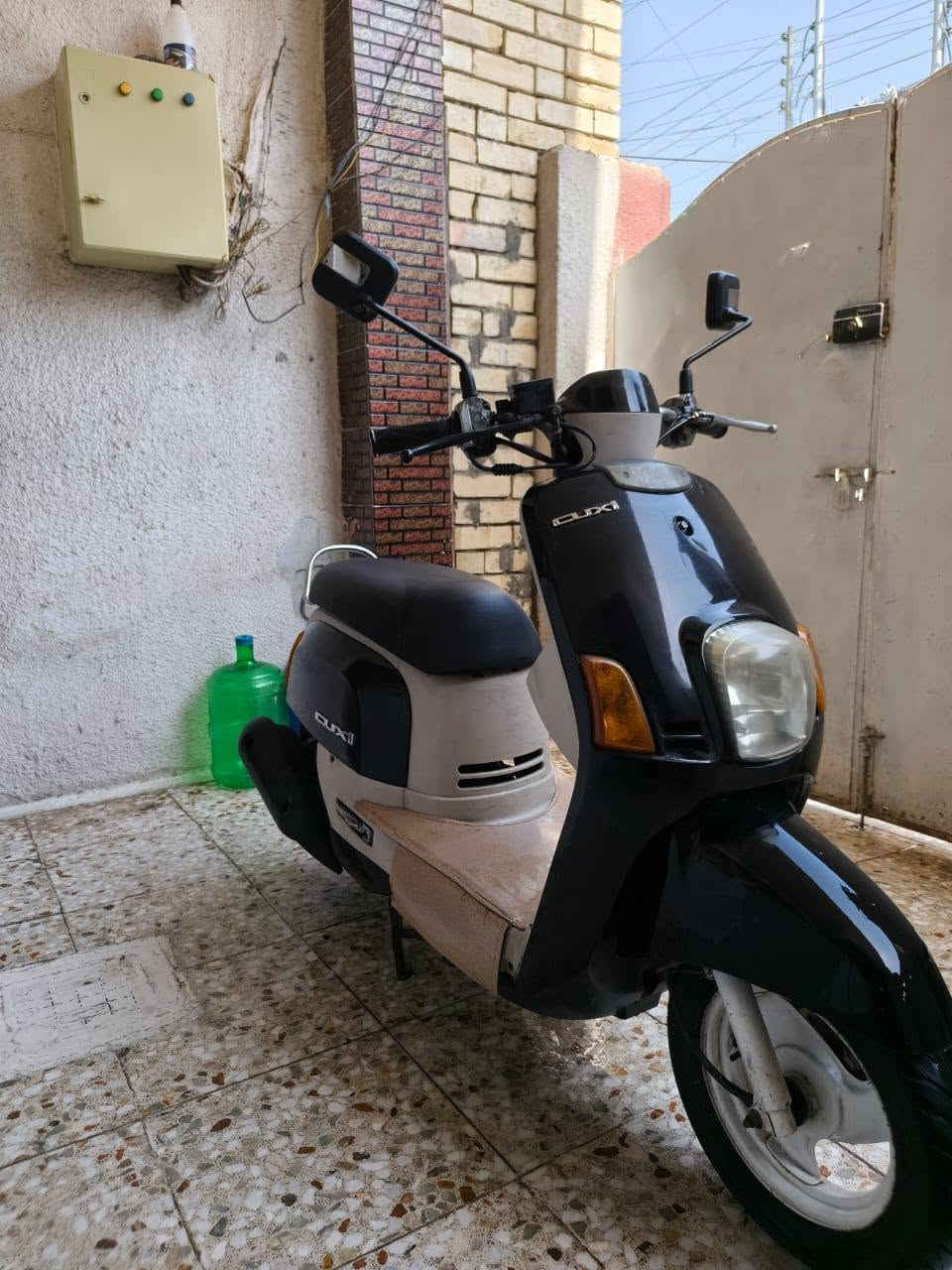 سلام عليكم دراجه بوليس لبيع دراجه جديده كلشي بيه شغال سعر 650 وبيه مجال عنوان بغداد حسينيه مال الرجدية رقم ***********
