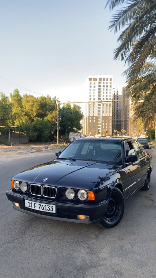للبيع Bmw520 
موديل ٩١ رقم بغداد الانكليزي باسمي تحويل مباشر هزه وسنويه جدد
سياره اصل مسكر كير عادي  على وضع الشركه فقط صبغ جماليه بدون اي ضرر  كلشي بيها بلادي وعلى ايد وحده  وارد يابان كلش  ناعمه وسريعه 
محرك كير شغاله ١٠٠/١٠٠
حداديه جديده امامي خلفي 
تبريد شغال شرط ويه السويح 
داخل مخمل جديد لوك 
بطاين مخمل 
تخم تاير جديد 
سياره بدون اي نقص ترايك مفتوح وين ميعجبك  كاعيات الشركه بيها 
السعر 63$
مكاني السيديه 
للاستفسار الاتصال على الرقم ***********
