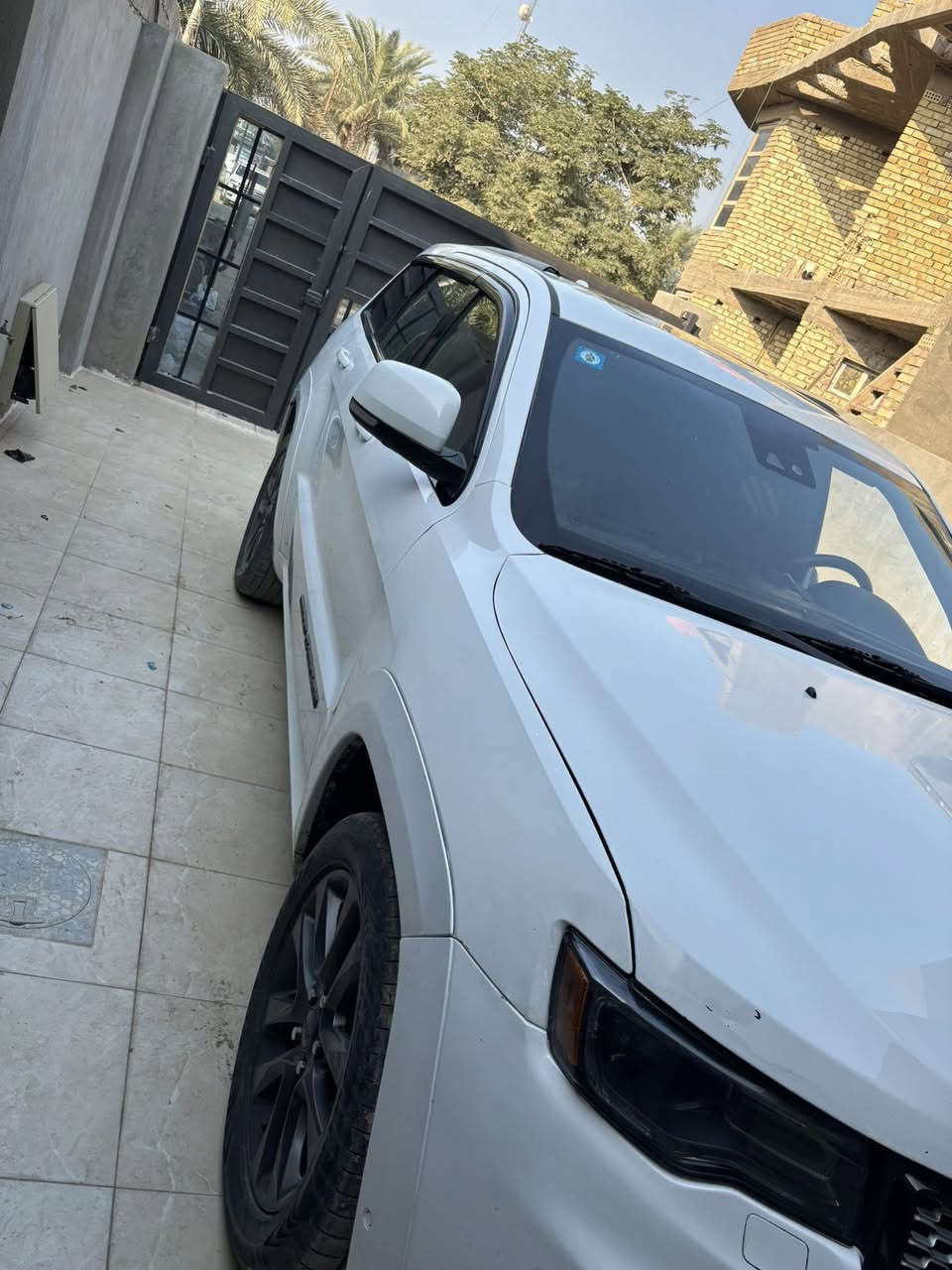 السلام عليكم
جيب اوفرلاند موديل ١٨
فول مواصفات 
ماشيه ٧٤
حادثه موضح بالصور بدون شاصي ولا فخذه بس اللغد ونفسه مسحوب 
سعره ٢٣٥ وبيه مجال بسيط
***********
