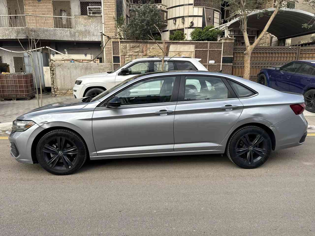 السلام عليكم جيتا SE موديل 22
الضرر موضح بالصوره بدون دواخل
ايرباك دركة مبدل 
السعر 150  بيها مجال بسيط
للتواصل ***********
