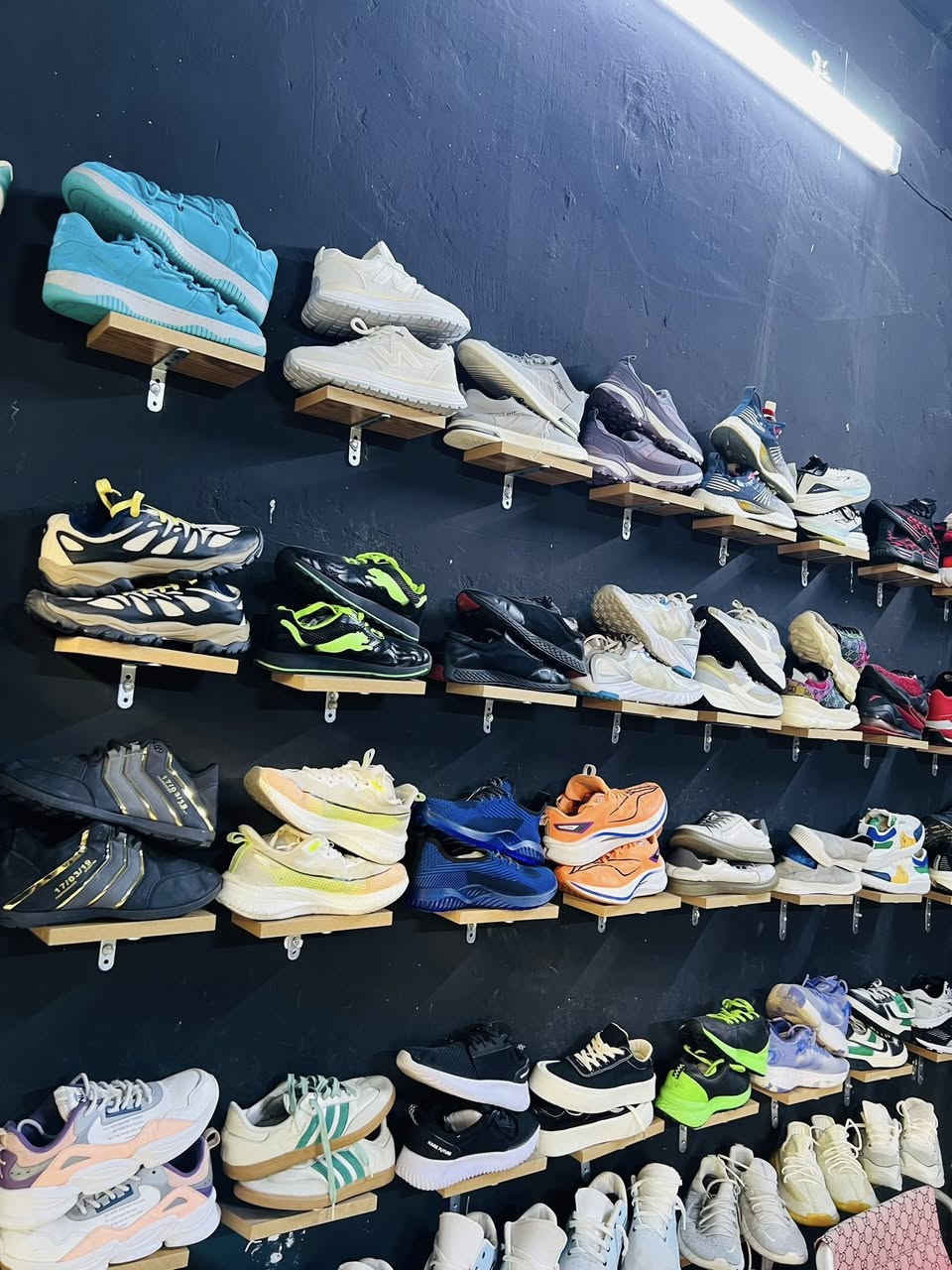 على بركت الله وصلنه وجبه احذيه باله 🔥🔥
متواجدين من ساعه 2 ضهر لحد ساعه 12 ليل 🌙 
عنوان المحل شارع اتحاد شباب قرب اسواق السيد مقابيل نبهان موبايلات داخل الفرع بضبط نتشرف بيكم حبايب 💕


**إذا كنت صاحب هذا الإعلان وتريد حذفه لأي سبب، رجاءا أرسل رسالة إلى الدعم الفني**