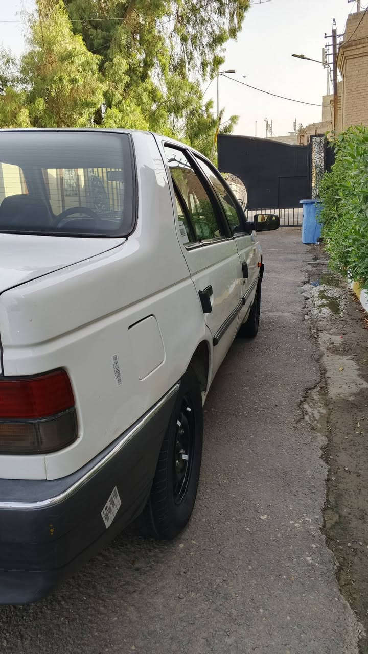 بيجو روى 2009 السعر ٣٢$ وبيهه مجال لا اطول بالتفاصيل ولا اتعبك للبيع الشراي يتصل واني اسف لان اكو جماعة يخابر ويتعبك حشى الطيبين وربي يحفظكم 
*********** والشراي يتدلل
