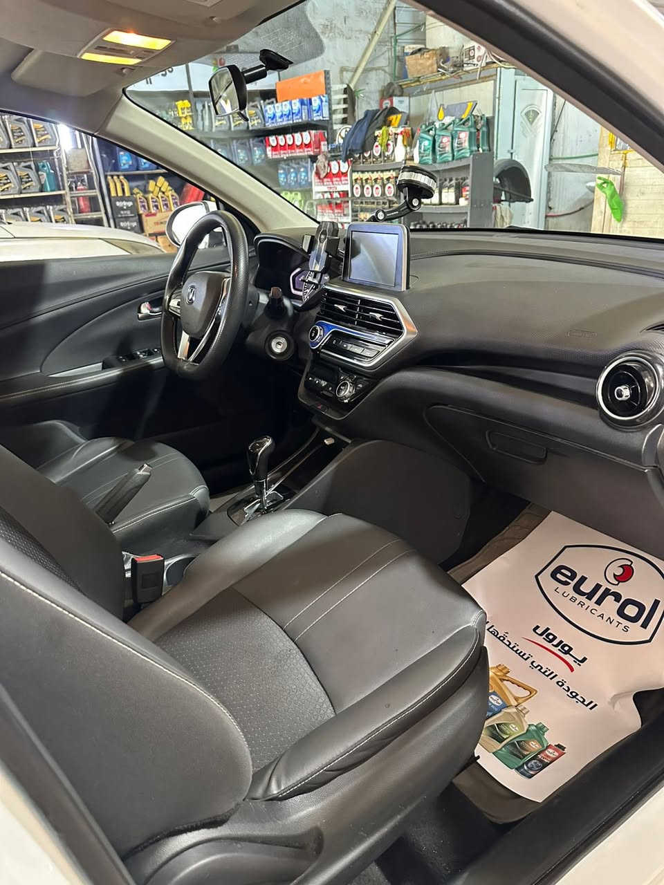 السلام وعليكم
شانجان L7مديل 2025السيارة كفالة من الصبغ والضرر محرك وكير كلة على شركة بعدها بل ضمان ماشية32الف بيها طخة بلجاملغ مال سايق موضح بل صور 
السعر 100 وبيها مجال 
مكان السيارة الدورة
***********
