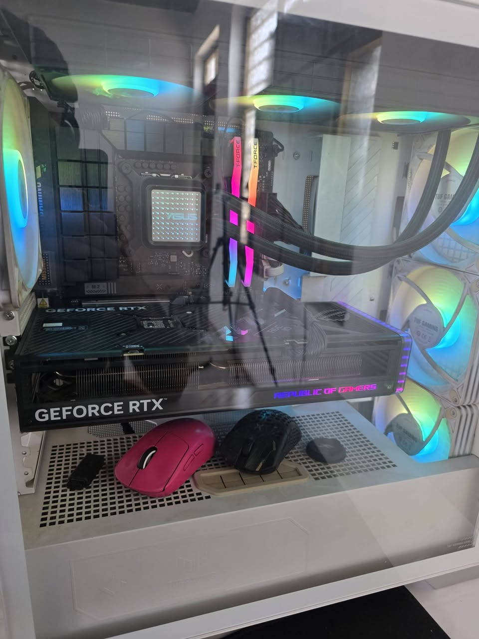 للبيع

Intel Core i9-14900KF
ASUS ROG STRIX RTX 4070 Ti OC
ASUS TUF Gaming B760-PLUS MiFi
RAM 32GB 6000MHz RGB
NVMe Lexar 1TB (7400MB/s)
ASUS 360mm
PSU FSP Hydro Pro 800W
Case ASUS TUF GT302 White


**إذا كنت صاحب هذا الإعلان وتريد حذفه لأي سبب، رجاءا أرسل رسالة إلى الدعم الفني**