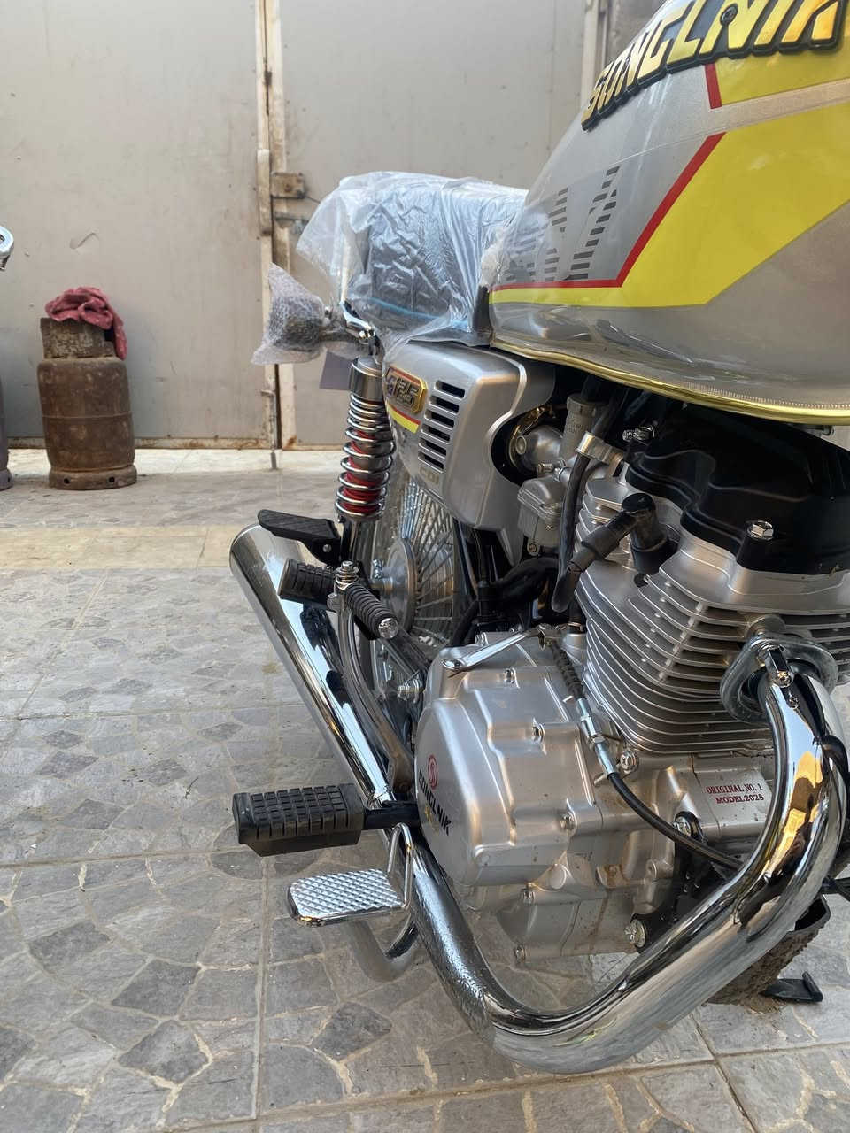 سونك الاصلي ابو الخام باب اول دراجه زيرو بدهن الشركه بعدهي على سحك مكفوله من كل شي

مكاني حله محاويل للاستفسار اتصل على ***********
