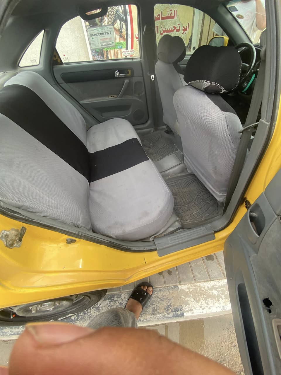 السلام عليكم اوبترا للبيع موديل 2011 سنويه ل27 كير ومكينه وتبريد جدد حداديه جديده  تخم تايرات جدد سياره جديده توه مصبوغه مصفره هيئة وغرامات ماعليهه ربع تحويل ثاني يوم العنوان البصره الزبير اتصل على الرقم ***********سعر 53
