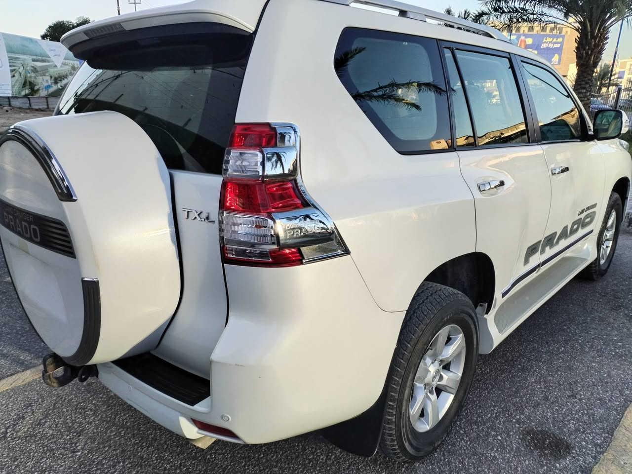 السلام عليكم
برادو موديل 2015 كفاله عامه لاصبغ ولا بارد
فول مواصفات 6 سلندر
السياره جديده وجاهزه امعنه الكلمه 
مكان السياره كربلاء المقدسة
السعر 360 $
رقم الهاتف ***********
