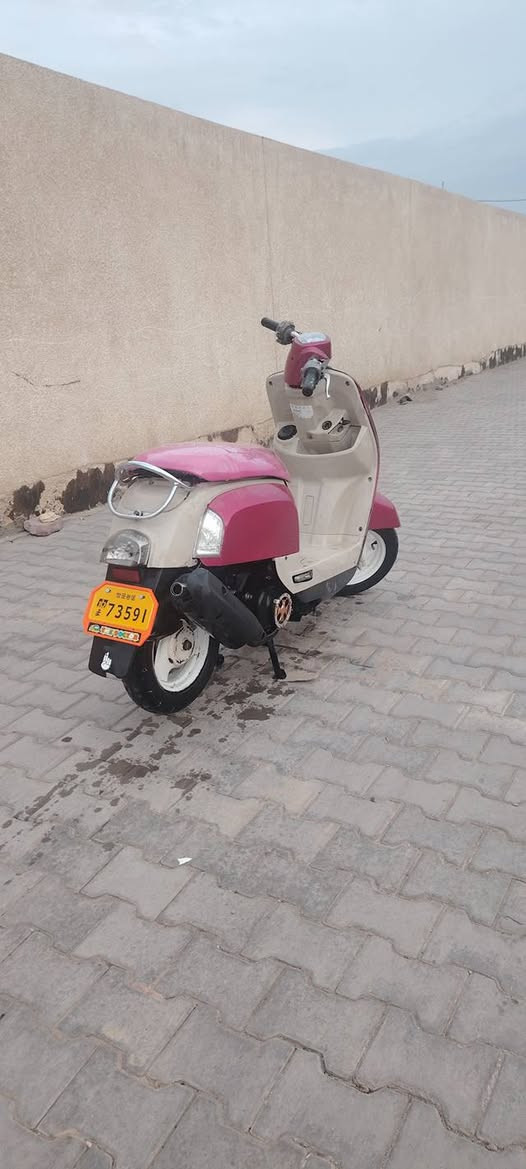 السلام عليكم دراجة ماكس بوليس بوش 49 بلادي ما مفتوح كلاجات رياضي  سعر 550 وبيه مجال مكان الكوت ***********
