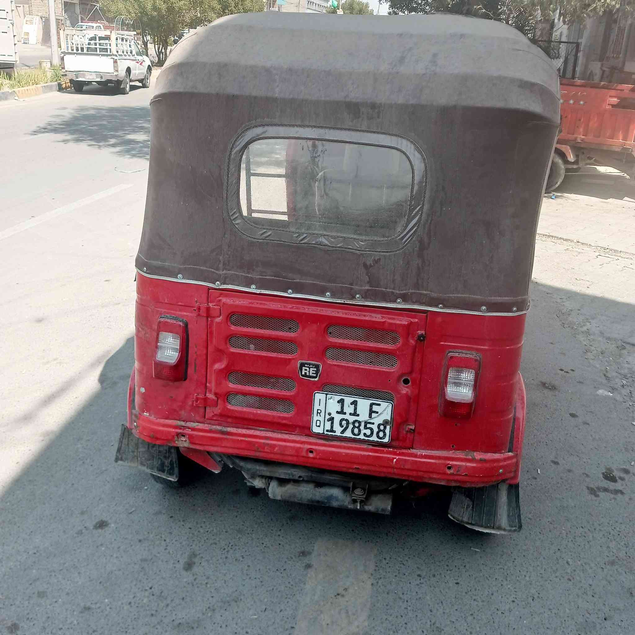 لبيع تكتك باجاج موديل 2016 دخول 17 مكينه 20ناعمه لاتنقيص ولاتبخير رقم وسنويه انكليزي تحويل ثاني يوم  السعر 3800بيها مجال قليل حك الجيه بغداد الحريه رقمي ***********
