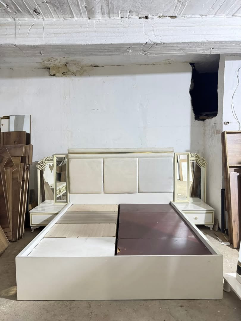 مزاد البركة لبيع الأثاث المنزلي

غرفة نوم تركي نفرين 6 قطع السعر 475 الف وبيه مجال 

العنوان الفلوجة حي الضباط مقابل جامع المدلل متواجدين من الساعه ال ١٠ صباحاً الى ١٠ مساءً

*********** واتساب واتصال 

*********** واتس آب فقط 

0774 143 1229 اتصال فقط
