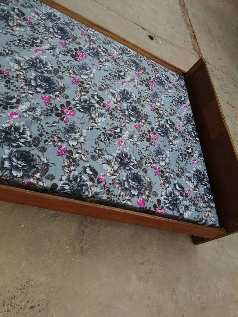 جربايه نفرين مستعمله صاج  قياس الصوميه 144 سم عرض و طول 195 سم ب 150 وبيه مجال  العنوان بغداد الكرخ تقاطع درويش البياع شارع البداله الانتصارسوق اميمه فرع مجمع الرازي ع اليمنه منتصف شارع ع اليسرى خلف مي اور
***********
*********** بغداد, العراق
