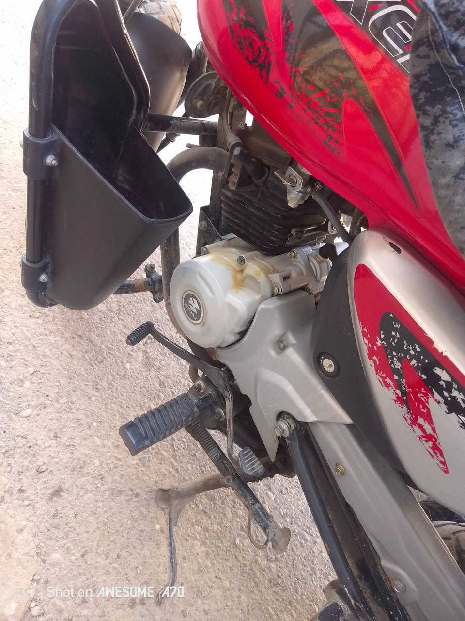 بوكسر 22
امجفتة شركة بوشة وبستم
نقصهه  باتري وبيهه ضربة بالتانكي 
ماشية +30 الف
رقم بغداد سنوية باقية بس عاللوحات

1800 وبيهه مجال 

موقع البلديات 
***********
