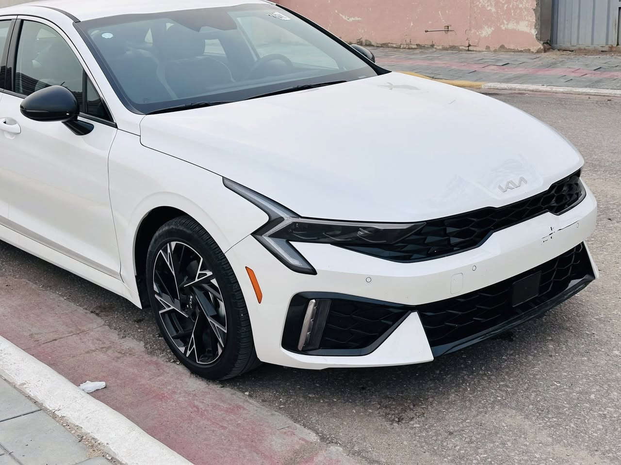 السلام عليكم
للبيع 

KIA K5 GT LINE 2025 

كيا كي فايف لون ابيض موديل 2025 جيتي لاين 

مواصفات 

 فول ماعدا بانوراما

بصمة

رادار امامي 

رادار بالمري 

تشغيل عن بعد 

كشنات جلد +تدفئه

شاشة جبيرة 

كار بلي 

كاميرا خلفية 

AUTO HOLD 

كشن كهرب 

وباقي مواصفات المعروفة جتي لاين

ماشيه 13 mi 

  الحادث مرفوقه مع المنشور 

عنوان السياره: كربلاء 

 رقم فحص موقت منفيس ابسمي

 السعر : 193 ورقه بيهه مجال حق الجيه 

***********📲📞
