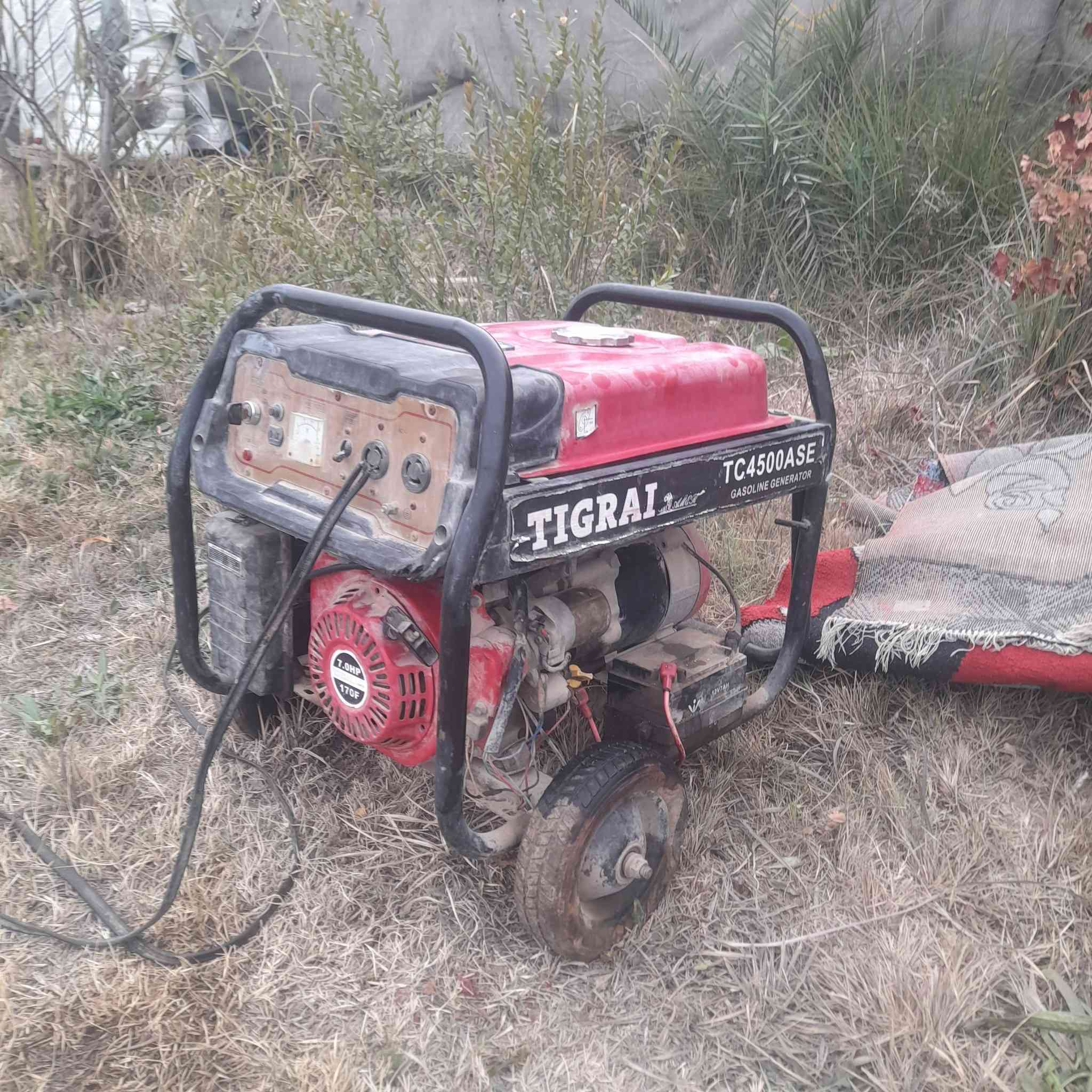 مولدة منزل تايقر شغاله مال بيت 
للبيع ب275 الف 
اريد اخذ مكانه مولدة اكبر استعمال سنة 
للتواصل خاص ***********
