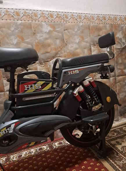 السلام عليكم دراجة شحن لبيع موديل ٢٥ جديدة ٥بطاريه كلشي  عل الفحص ***********
