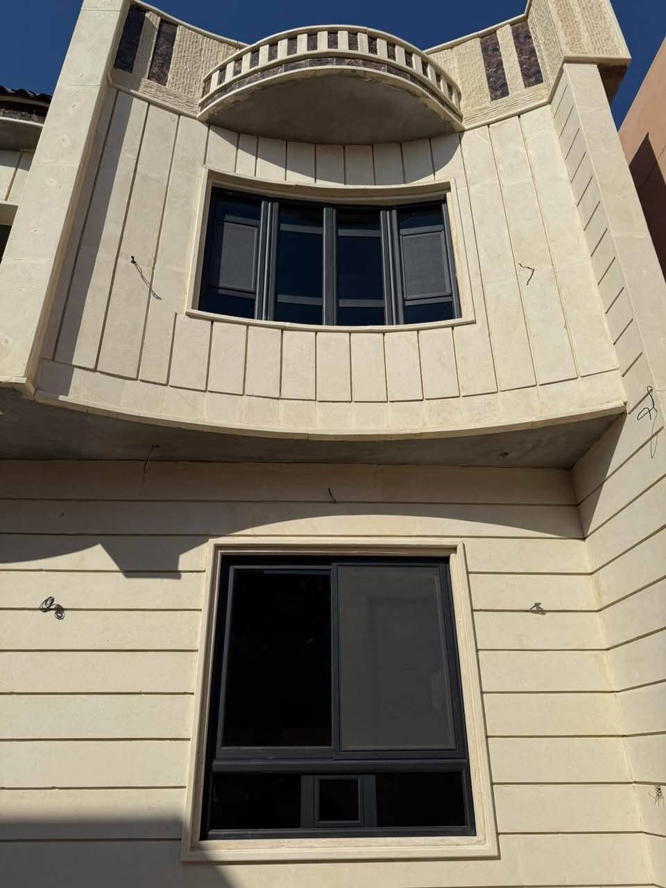 الشغل النظيف ما يحتاج تعريف

خلّي بيتك يلمع بالأناقة... وشغلنا هو السر!

معمل المهندس گروب  يقدم لك كلشي تحتاجه

أبواب ألمنيوم راقية وعازلة 

شبابيك مقاومة للغبار والصوت

ألوان وموديلات حسب ذوقك

شغلنا يجمع بين الجودة، الدقّة، والستايل الحديث
تركيب سريع، مواد أصلية، وأسعار تناسب الكل!

خلي الصور تحچي

للتواصل والاستفسار:
📞 ***********

📍 كركوك – كورنيش قرب جسر غرناطه
