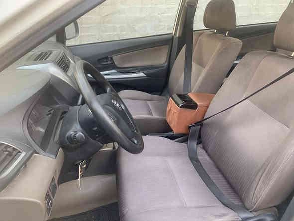 السلام عليكم من رخصه الأدمن عندي تيوتا افانزا شركه ساز للبيع موديل ٢٠١٦ السياره ماشيه ١٥٠ وقابله للزياده كير محرك تبريد اكسل خير من الله تخم تاير جديدالصدر يحتاجله اذان والدبلات الخلفيه نص عمر بيهة بارد بالجاملغات الاماميه الكشنات حلوه مابيهة اي شك او فتك بس تحتاج تنضيف السعر ١٢٨٠٠ للتواصل ***********
