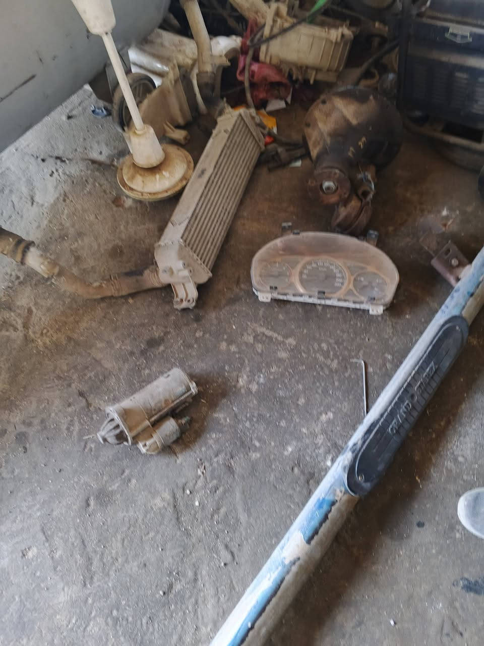 غراض استاركس لبيغ شفتات
ضفيره مفتوح سلف أو شاشه 
هاتف ***********
