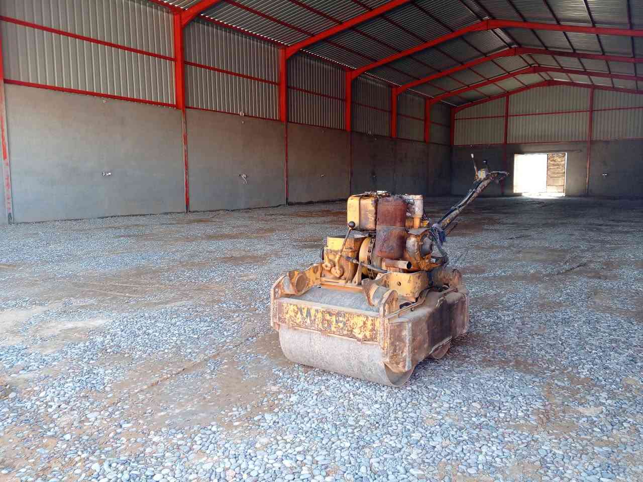 السلام عليكم 
يوجد حادله الوزن 1طن 
لحدل البيوت أرصفة حدائق قاعات 
الاتصال على الرقم 
***********
