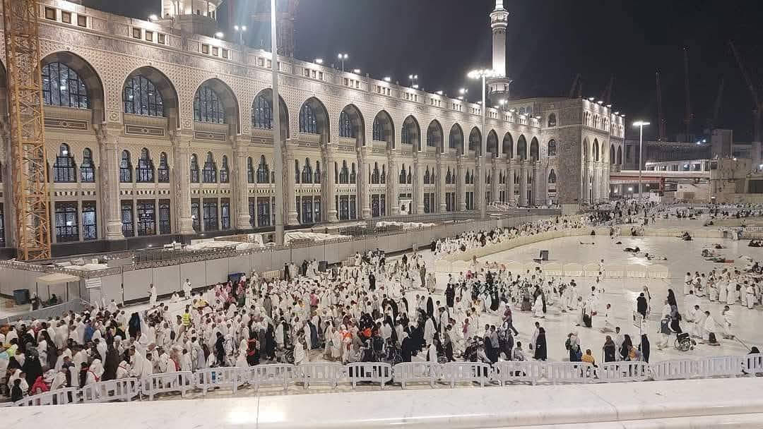 اللهم صل على محمد وآل محمد...
( عمرة شعبان في عطلة نص السنه )
          🕋🕋🕋🕋🕋
          اعلان٠٠٠٠٠٠اعلان
       🌺🌺🌺🌺🌺🌺 
            على بركة الله
     👑 تعلن حملة السجاد ع 👑
عن تسيير رحله الى الديار المقدسه
 .....( عن طريق البر )..... 
لأداء مناسك العمره المفرده / شهر شعبان
       🕋🕋🕋🕋🕋
برنامج الرحله بالتفصيل 
🔻🔺️🔻🔺️🔻🔺️🔻🔺️
------------------------------
١- مدة الرحله ١٠ ايام مع الطريق
(  ٢ ليله / ٣ ايام في المدينة...٦ ليالي/ ٧ ايام في مكه )
❎️❎️❎️❎️❎️
٢- السكن في المدينة المنور المنطقه المركزيه
[ فندق ديار السلام / شارع السلام مشي عل الاقدام الى الحرم ]
⭐️⭐️⭐️⭐️
❎️❎️❎️❎️❎️
٣- السكن في مكه المكرمه 
 [فندق فلسطين ] 
شارع ابراهيم الخليل مسافة ٣٠٠ م مشي على الاقدام الى الحرم 
⭐️⭐️⭐️⭐️
❎️❎️❎️❎️❎️
٤- السعر  1000050 مليون وخمسين الف دينار فقط
يشمل ( الفيزه + النقل + السكن + ٣ وجبات طعام اوبن بوفيه )
❎️❎️❎️❎️❎️
٥-  ( احرام  +  حقائب )
هديه الى كل معتمر
❎️❎️❎️❎️❎️
٦- تاريخ الرحله 2026/2/3
بداية عطلة نصف السنه
❎️❎️❎️❎️❎️
٧- مزارات مكه والمدينه تشمل
[ جبل أحد - جبل النور - مسجد قباء - المساجد السبعه - منى - عرفه - مزدلفه....وبقية المزارات ]
❎️❎️❎️❎️❎️
٨- رحله دينيه ترفيهيه من ظمن البرنامج الى محافظة جده 
❎️❎️❎️❎️❎️
٩- مرشد ديني وكادر مختص يرافق الحمله طيلة ايام الرحله
❎️❎️❎️❎️❎️ 
١٠- الرحله عن طريق البر....
 باصات عراقيه حديثه ومكيفه ومريحه وخدمات على طول الطريق 
ان شاء الله
❎️❎️❎️❎️❎️
هدفنا خدمتكم ومن الله التوفيق للحجز والاستفسار الاتصال بأرقام الحملة 
🤗🤗🤗🤗🤗
*********** ☎️
*********** ☎
ابو سجاد / متوفر واتساب 
***********☎️
أدمونة الكروب/ متوفر واتساب 
اهلااا وسهلااا ومرحبا بالزوار الكرام....... @الجميع 
❎️🤗🙋📢💐🌼🕋🟡👑🎩❎️
