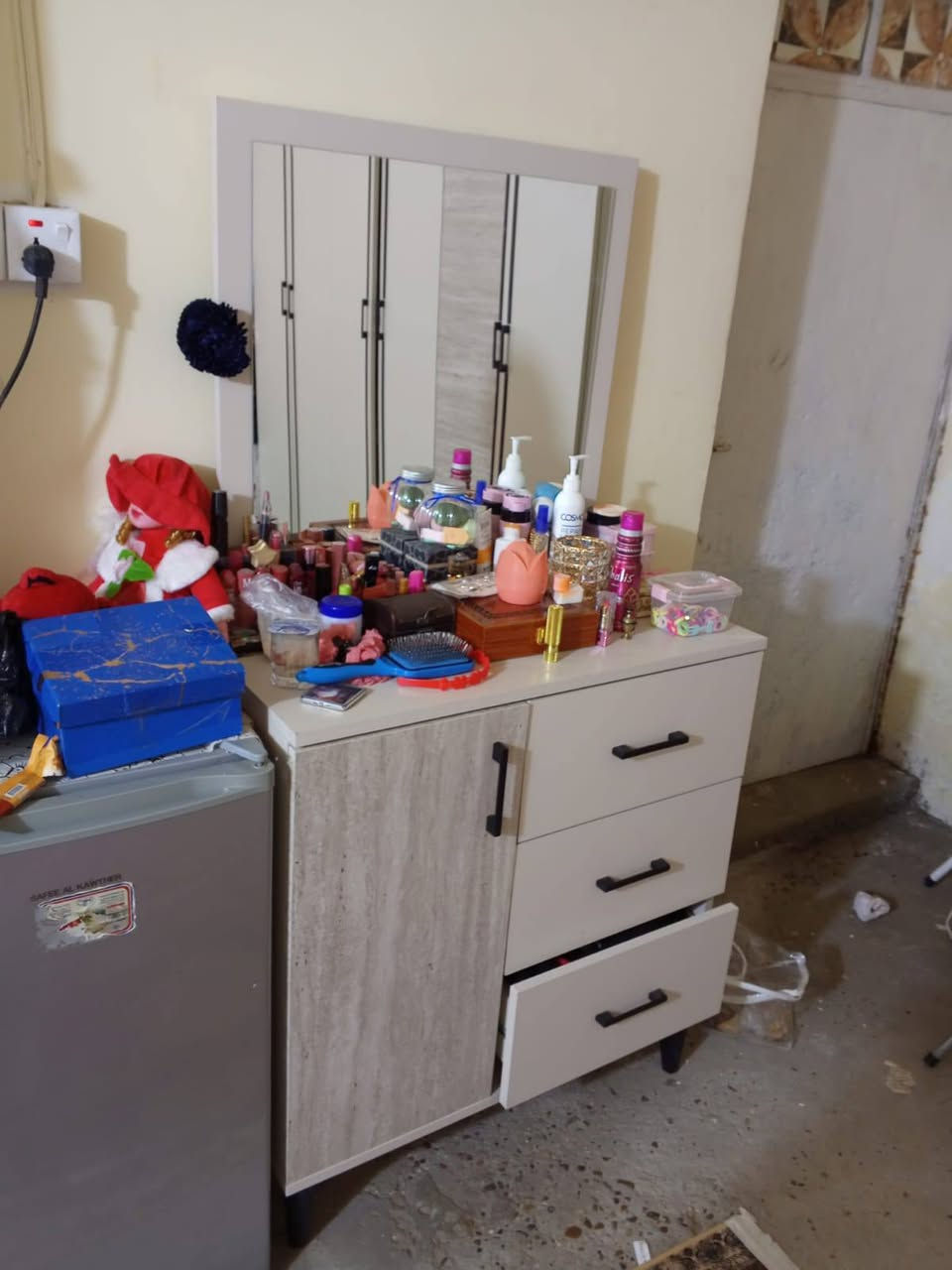 سلام عليكم غرفه تركية ٦ بوب جديده الله يشهد شتريته قبل شهر اخذته ٧٠٠ وهسه ارد ابيعه سعره ٥٠٠


**إذا كنت صاحب هذا الإعلان وتريد حذفه لأي سبب، رجاءا أرسل رسالة إلى الدعم الفني**