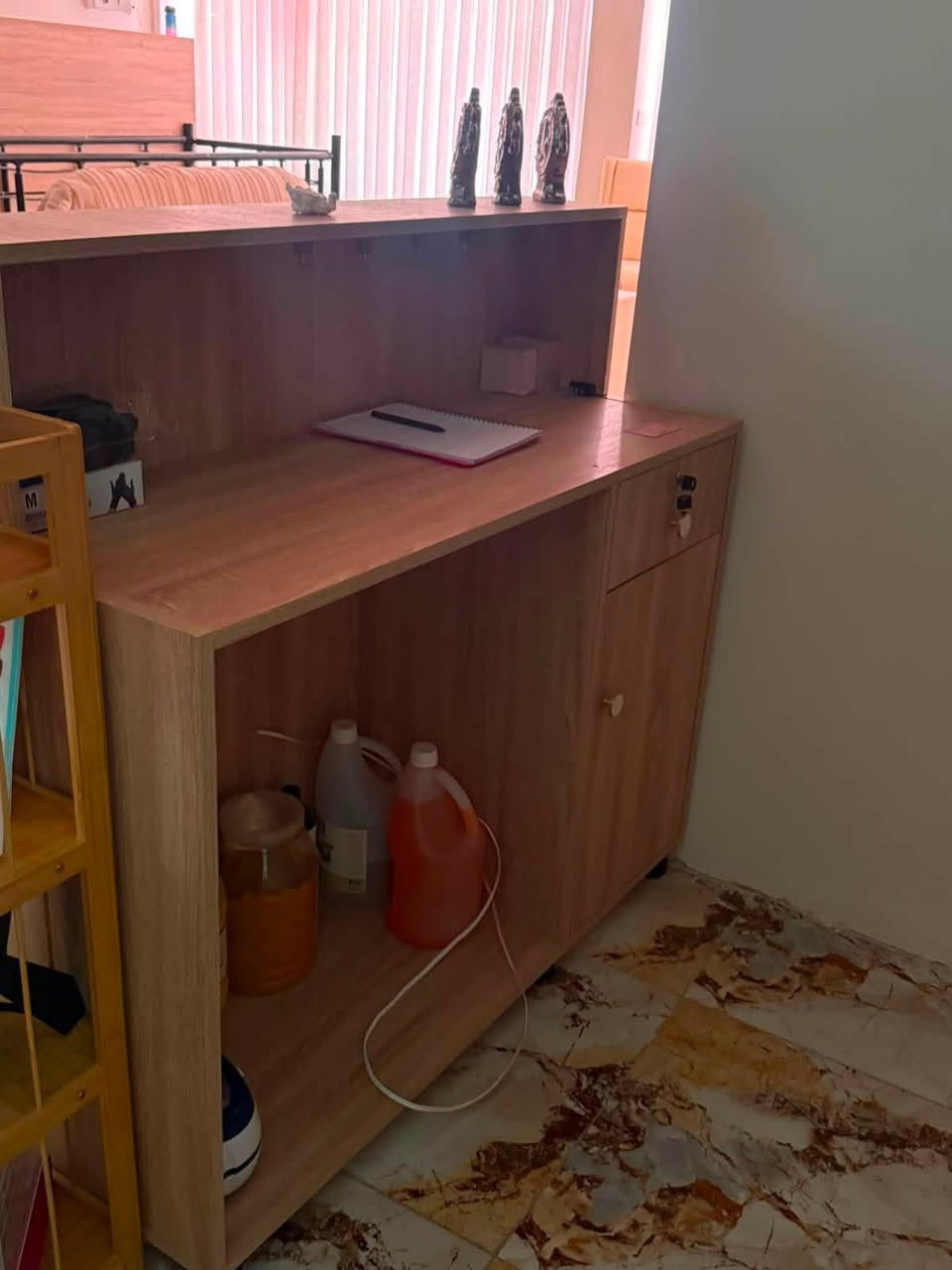 ستيج بدي كير كامل+ مكتب استعلامات+ميز عدد2+ كراسي عدد2 غراض نضيف جداً مستعمل شهر واحد فقط.
للاستفساراتصال:***********
