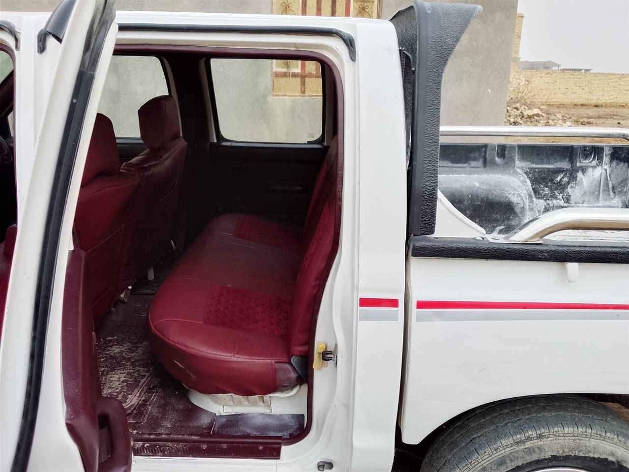 نيسان 2012 للبيع سياره حلوه   ***********
