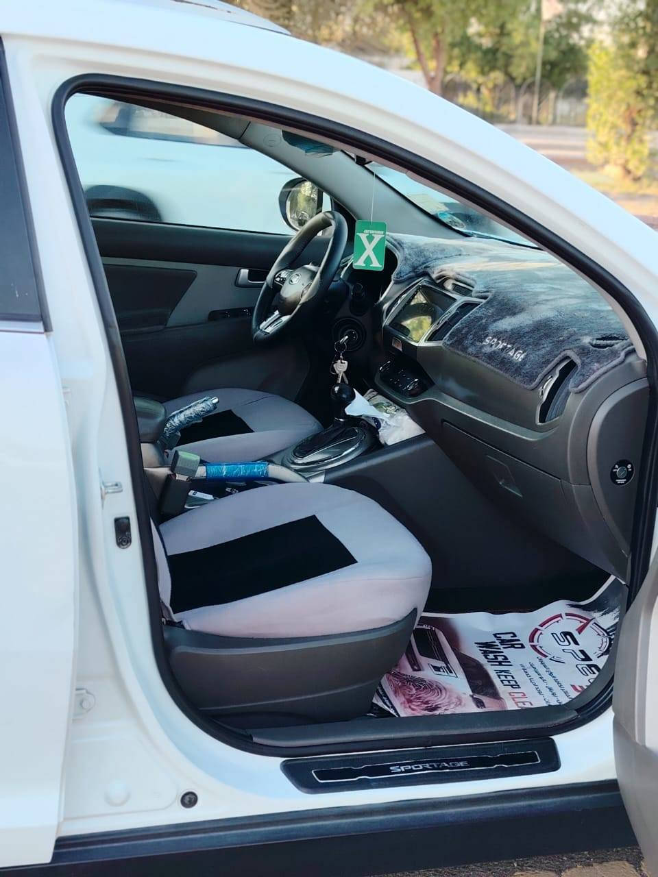 السلام عليكم 
للبيع سيارة سبورتج موديل 2015 وارد خليجي رقم بغداد مشروع وطني محرك 2000 جي دي اي السيارة مسجلة بسمي اني صاحبها الشرعي السونار مرفق مع الصور ماشية 140 كيلو متر حقيقي محرك كير صدر كفالة عامة تبريد ثلج السيارة حلوة او جديدة او جاهزة او حيل نظيفة السعر 143 اوبيها مجال للطيبين العنوان بغداد الغزالية رقم الهاتف   ***********
ملاحظة الرقم بي واتساب 
اتصل اوبيك خير ودلل بغداد, العراق
