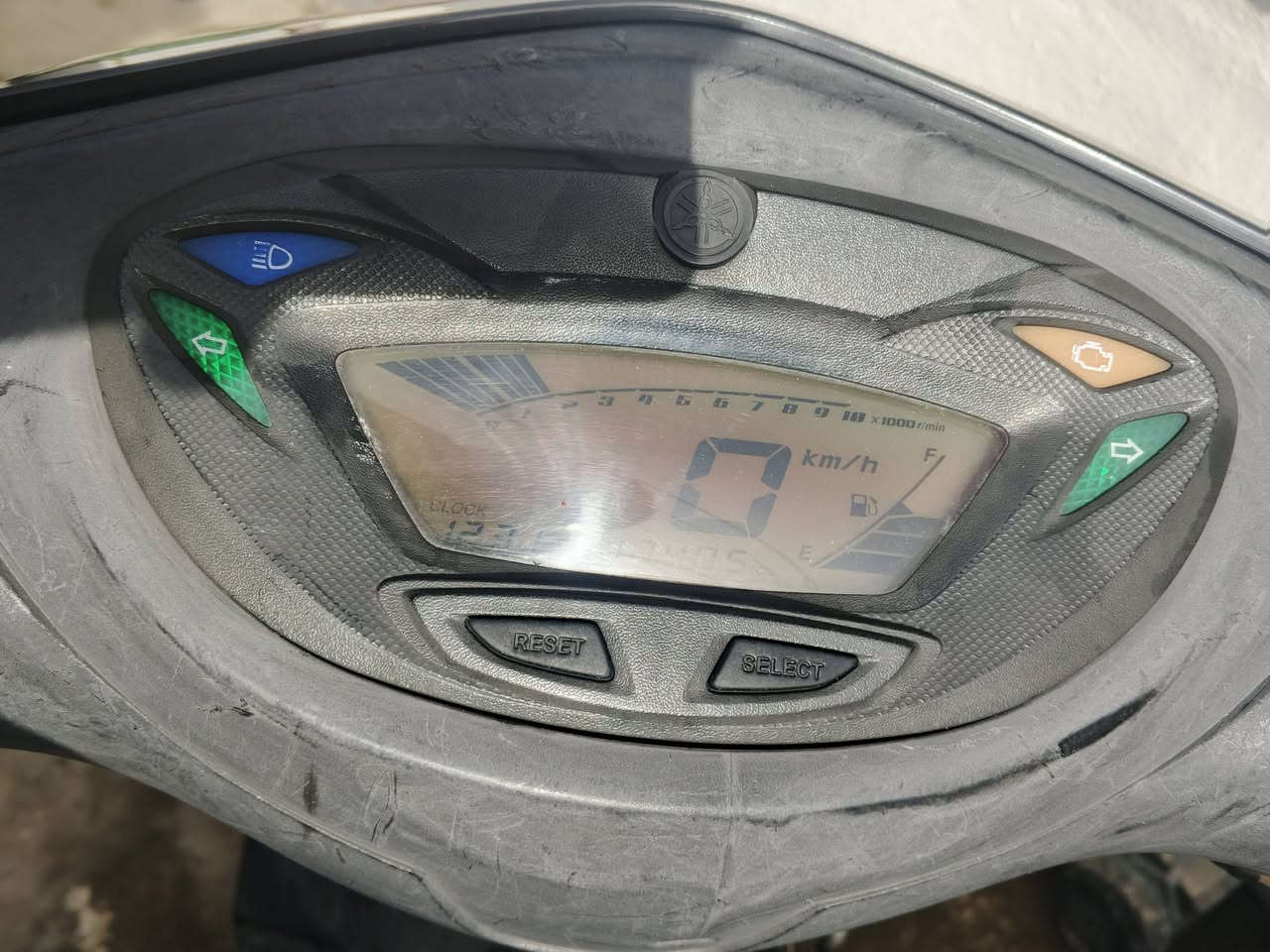 سلام عليكم درجة للبيع مال رمبه صارله شهر ويومن من نازله من رمبه مكاني دولعي شراي خاص ***********
