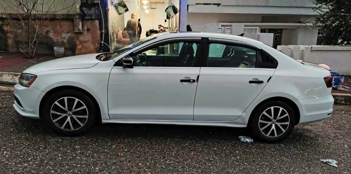 جیتا ئەمەریکی مواسەفات se فول مواسەفات بەسمە ودەرگا بەسمە 
لایت لید و زینۆن  سڵایت و رادارو کامل جوانکاری 
مۆدێل  2017   ٢پارچەی کلێری ئەمەریکایە ٢پارچەش هی ئێرە بێناو گرتن گێرو مەکینەی بەشەرتە مەسڕوفی نیە بەناوی خۆمە سەنەوی تا 2028 نوێیە سعری 128 مەجالێکی کەم   
 ژ. *********** أربيل, العراق
