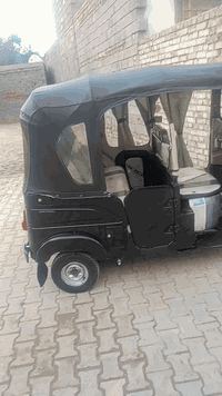 تكتك للبيع موديل 2023 مكفوله كفاله عامه واصله للبصمه سعر 10 ملاين ونص وبيه مجال رقم الهاتف ***********
