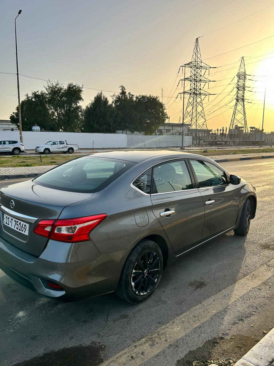 نيسان سنترا موديل 19 ماشيه 67 الف بيه بنيد وبارد بجاملغ فقط واكو طخه موضحه بصوره ممصلحه بعد السياره على وضع الشركة مكاني بغداد الغزالية *********** السعر 110 وبيه مجال حك الجية
