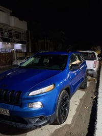 السَلامُ عليكم جيب شيروكي (بزون) لون مميز   موديل: 2018  محرك: 2400  م...