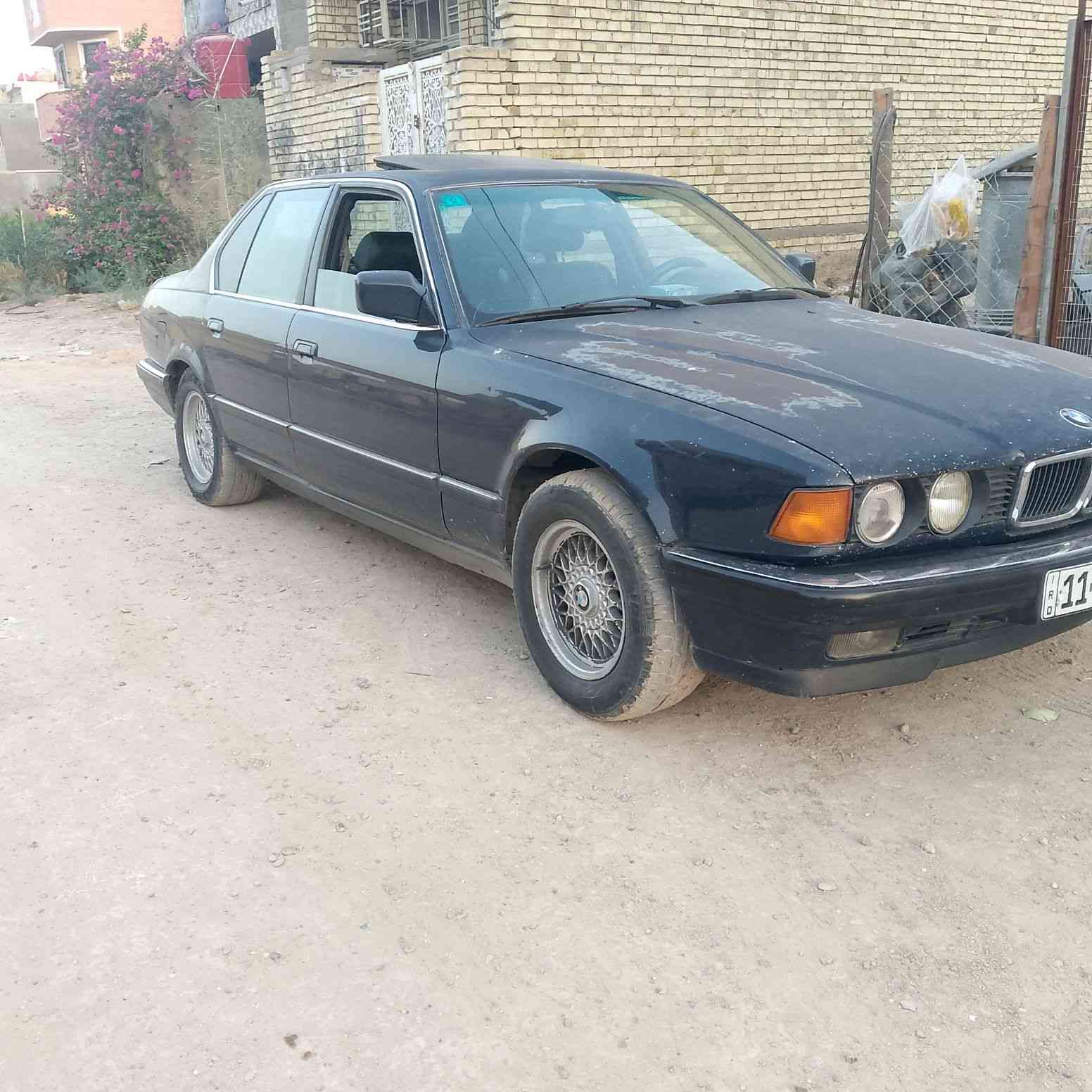 بي ام موديل 92 بغداد بأسمي بيع او مراوس 
مكينة 30
8سلندر اصل وفصل بلاد 
مكينة كير علفحص 
تبريد ثلاجة كاملة مكملة لسيارة كهربائياتهة كلهة شغالة كل نقص مابيهة مع ادامة مستمرة للكير وللمكينة 
كشنات جلد كهرباء بردات خمسة داخل صاج فتحة سقف كل نقص مبيهة ولكشر كدام لعين وايضا ضايفيلهة منظومة غاز تريد تشغل غاز تريد بانزين 
سعر58متواجد خاص 
*********** واتساب
