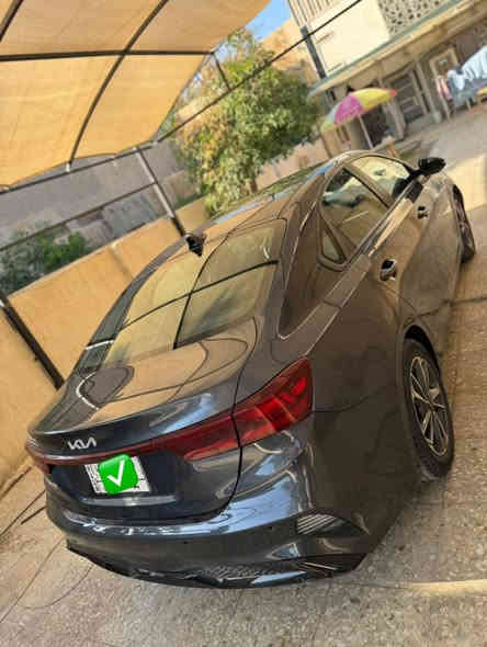 السلام عليكم للبيع فورتي 2022. وارد امريكي حادث جاملغ وبنيد. فقط. ماشيه 84الف. سياره جديده جدا ومامتعوبه محرك 2000دوش. شاشه رادار سويج. لون فيلي رقم بغداد. تبريد ثلج تخم تاير. 

مكاني بغداد السيديه. ***********
السعر 145 وبيها مجال
