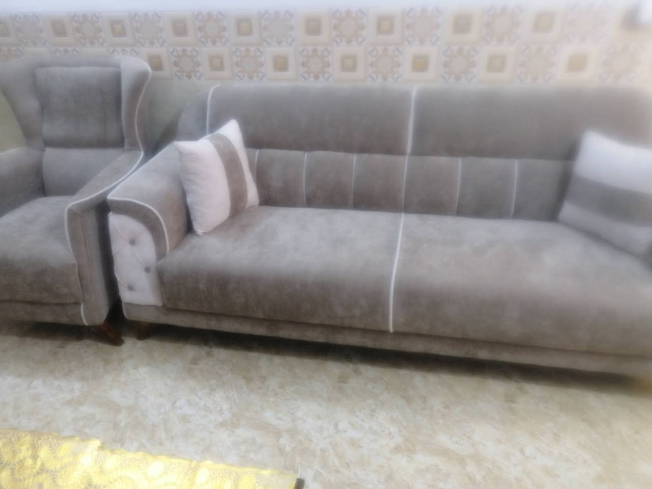 تخم ١٠مقاعد بحاله ممتازه جديد 100٪صار اسبوع ماخذيه تركي ضمان
بعقوبه حي المعلمين.


**إذا كنت صاحب هذا الإعلان وتريد حذفه لأي سبب، رجاءا أرسل رسالة إلى الدعم الفني**